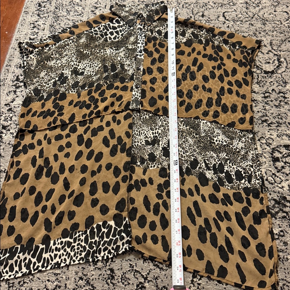 Goddess Wing mixed animal print Patterned Sheer Hi-Low Blouse - Picture 5 of 8